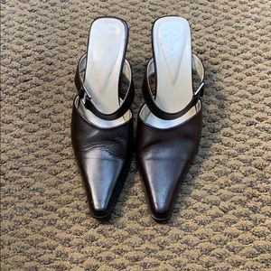 Velez closed toe heels